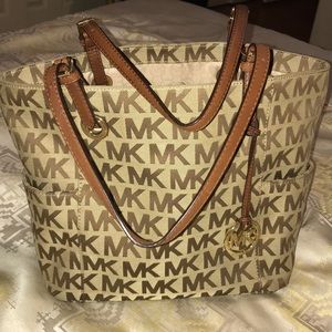 Michael Kors Voyager Tote